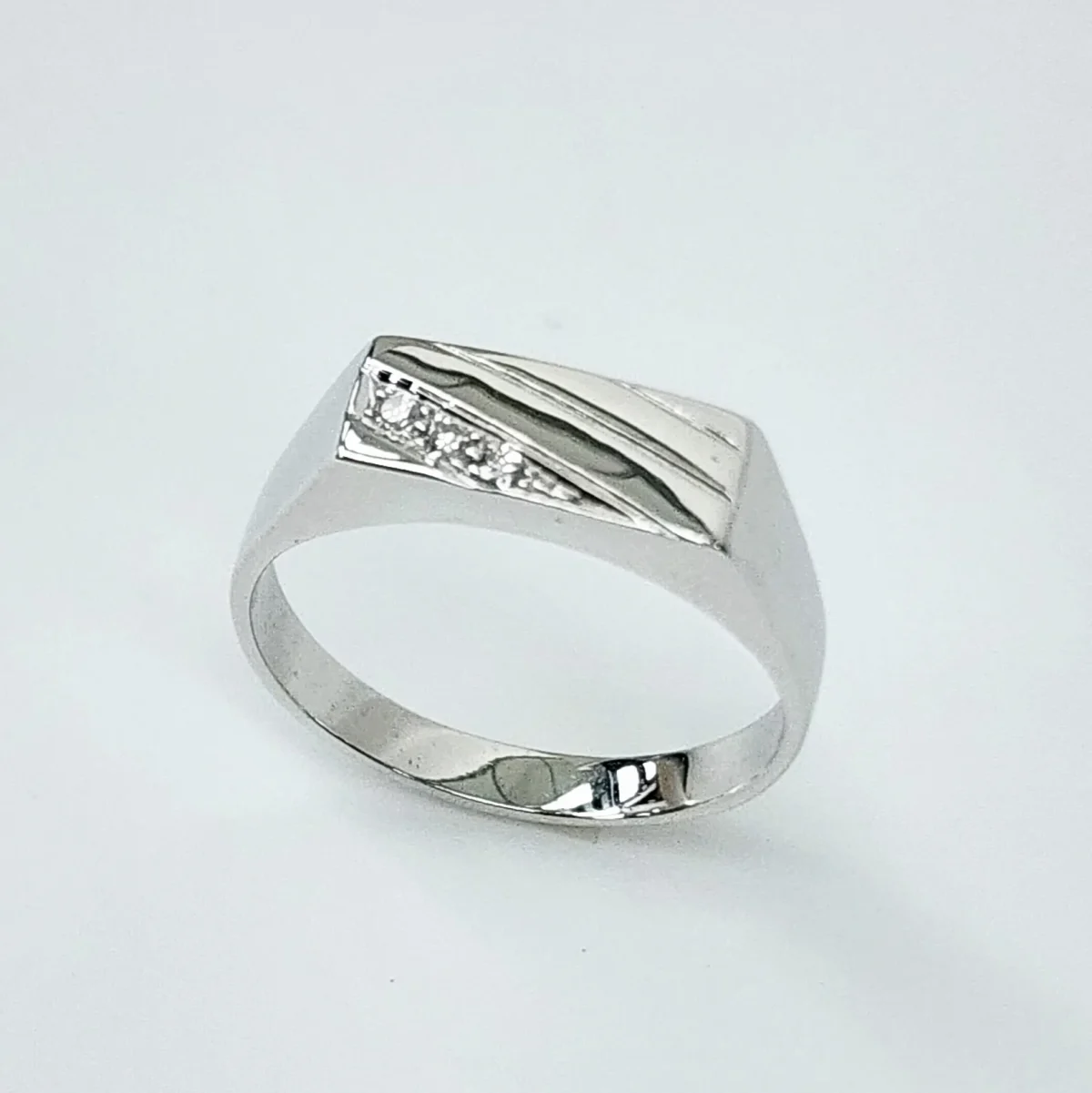 9ct White Gold Patterned Rectangle Diamond Signet Ring - D854/9W