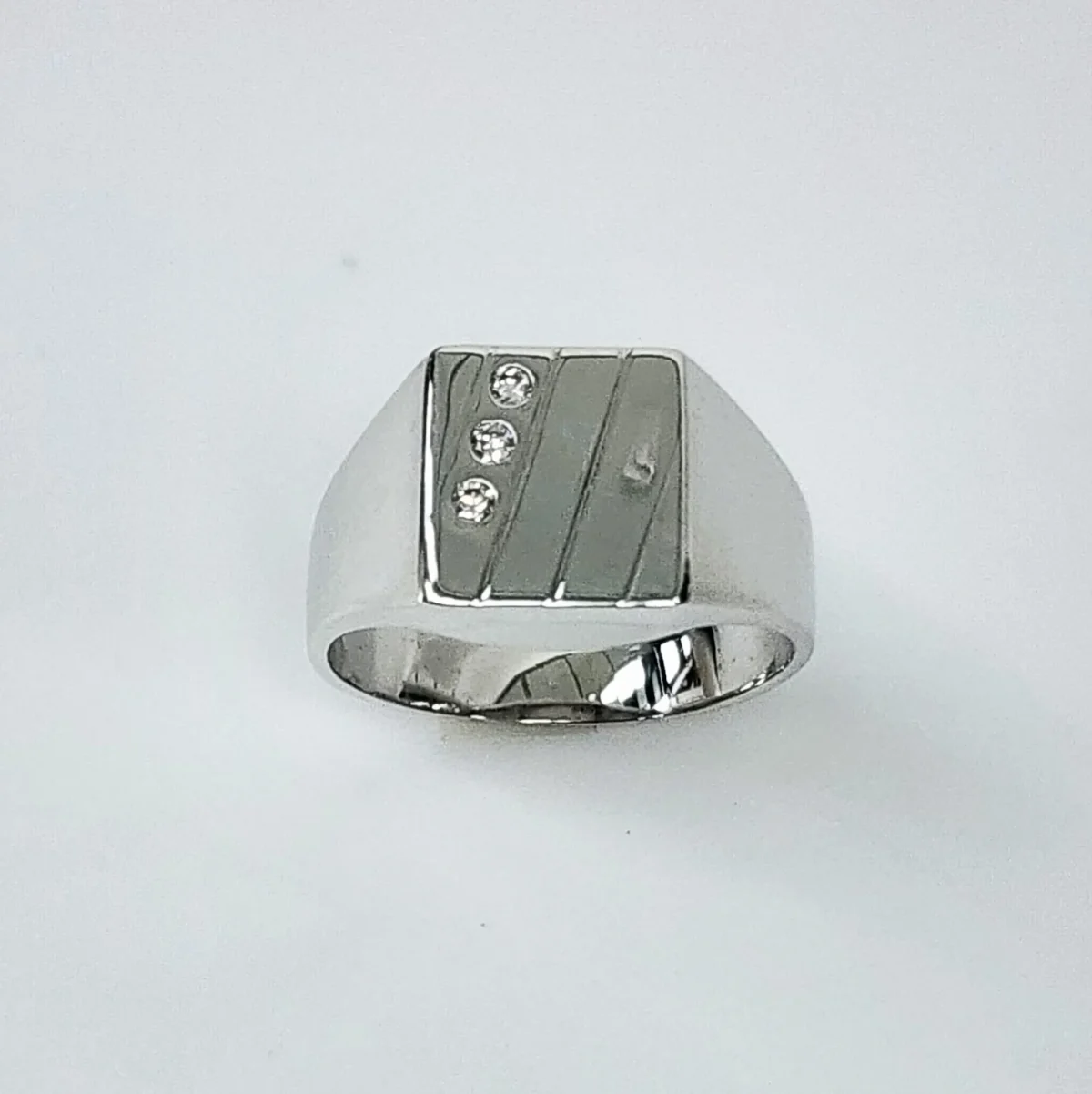 9ct White Gold Patterned Square Diamond Signet Ring - D858/9W