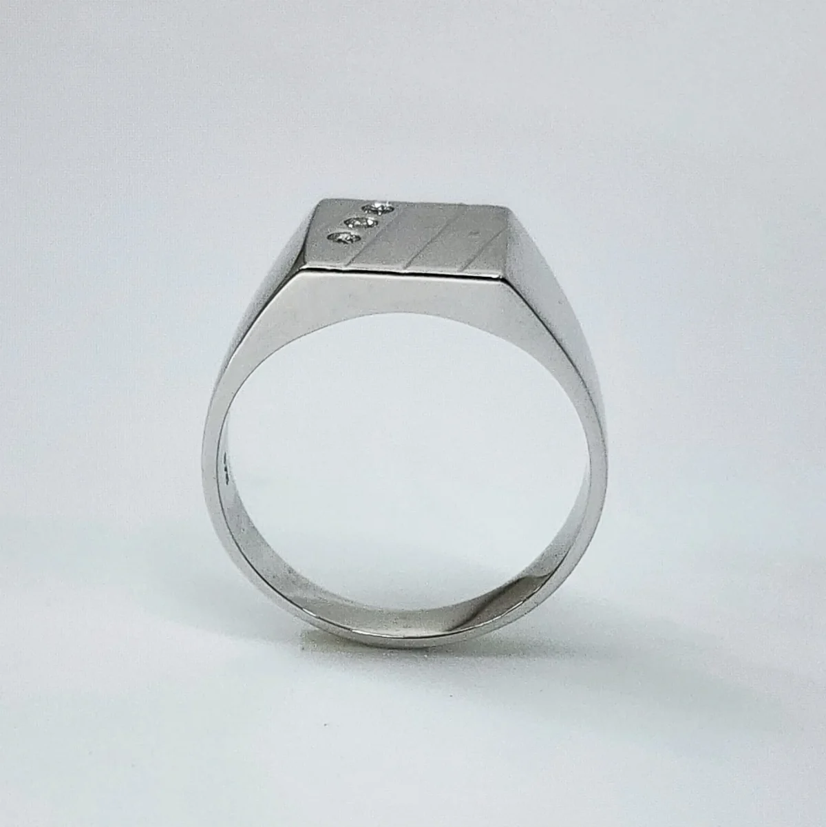 9ct White Gold Patterned Square Diamond Signet Ring - D858/9W