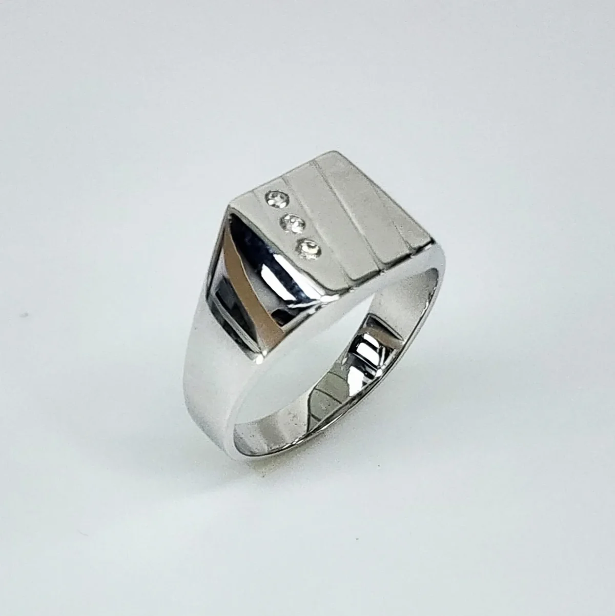 9ct White Gold Patterned Square Diamond Signet Ring - D858/9W