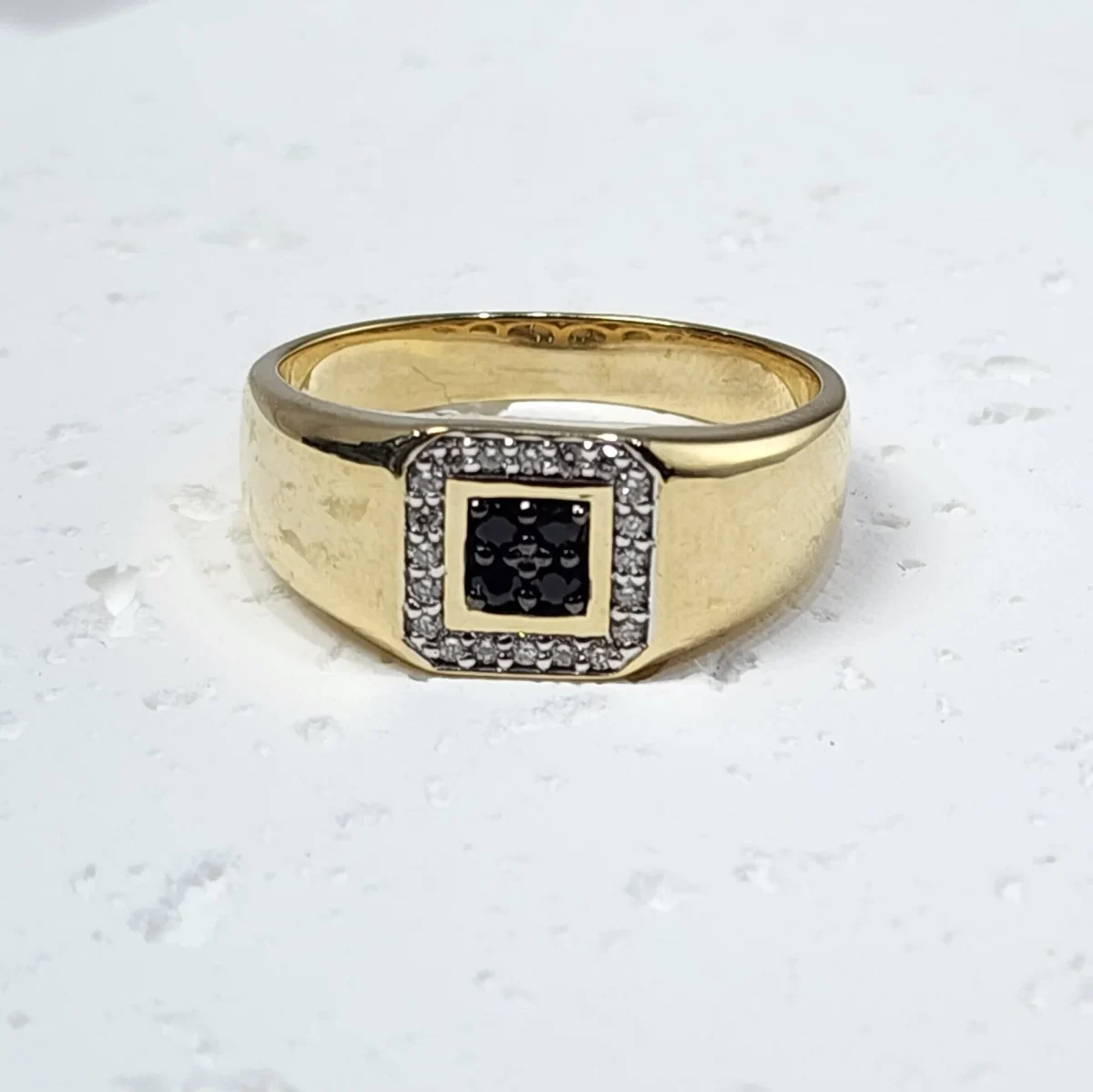 9ct Yellow Gold 0.25ct Diamond with Black Sapphire Gents Cluster Wedding / Dress Ring