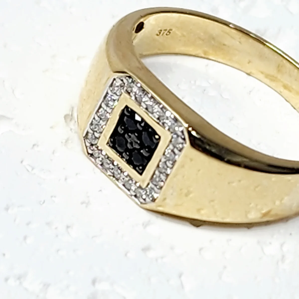 9ct Yellow Gold 0.25ct Diamond with Black Sapphire Gents Cluster Wedding / Dress Ring
