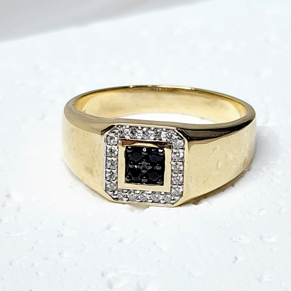 9ct Yellow Gold 0.25ct Diamond with Black Sapphire Gents Cluster Wedding / Dress Ring