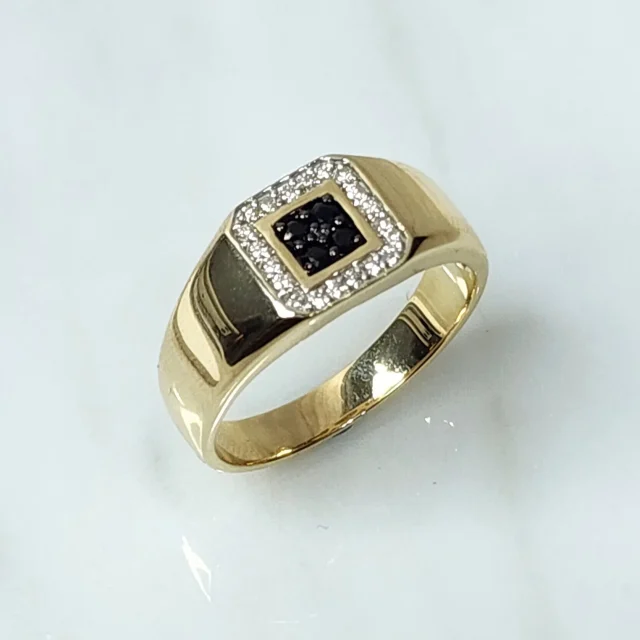 9ct Yellow Gold 0.25ct Diamond with Black Sapphire Gents Cluster Wedding / Dress Ring