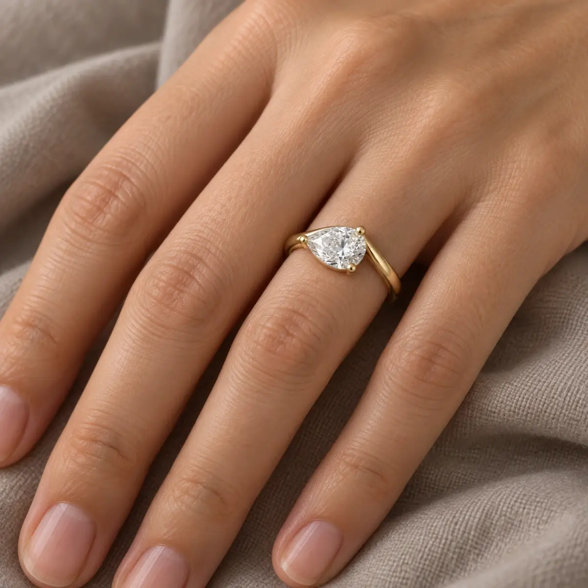 9ct Yellow Gold 1.00ct Pear Shaped Lab Grown Diamond Solitaire Engagement Ring - AURG892