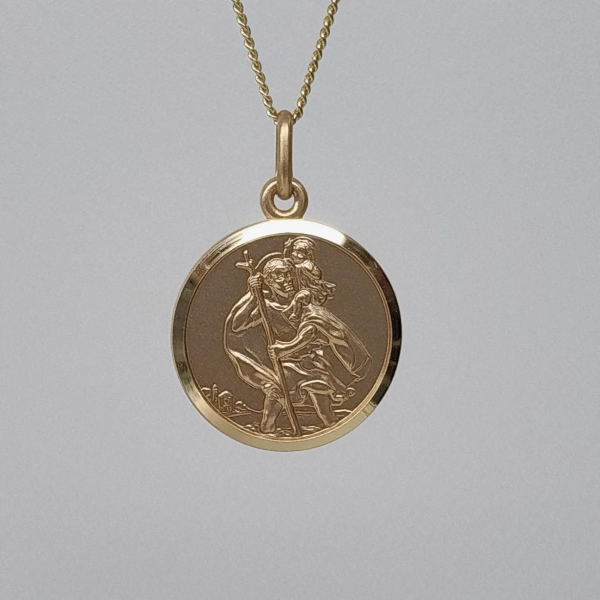 9ct Yellow Gold 18mm Round Saint Christopher Pendant - 5P0034