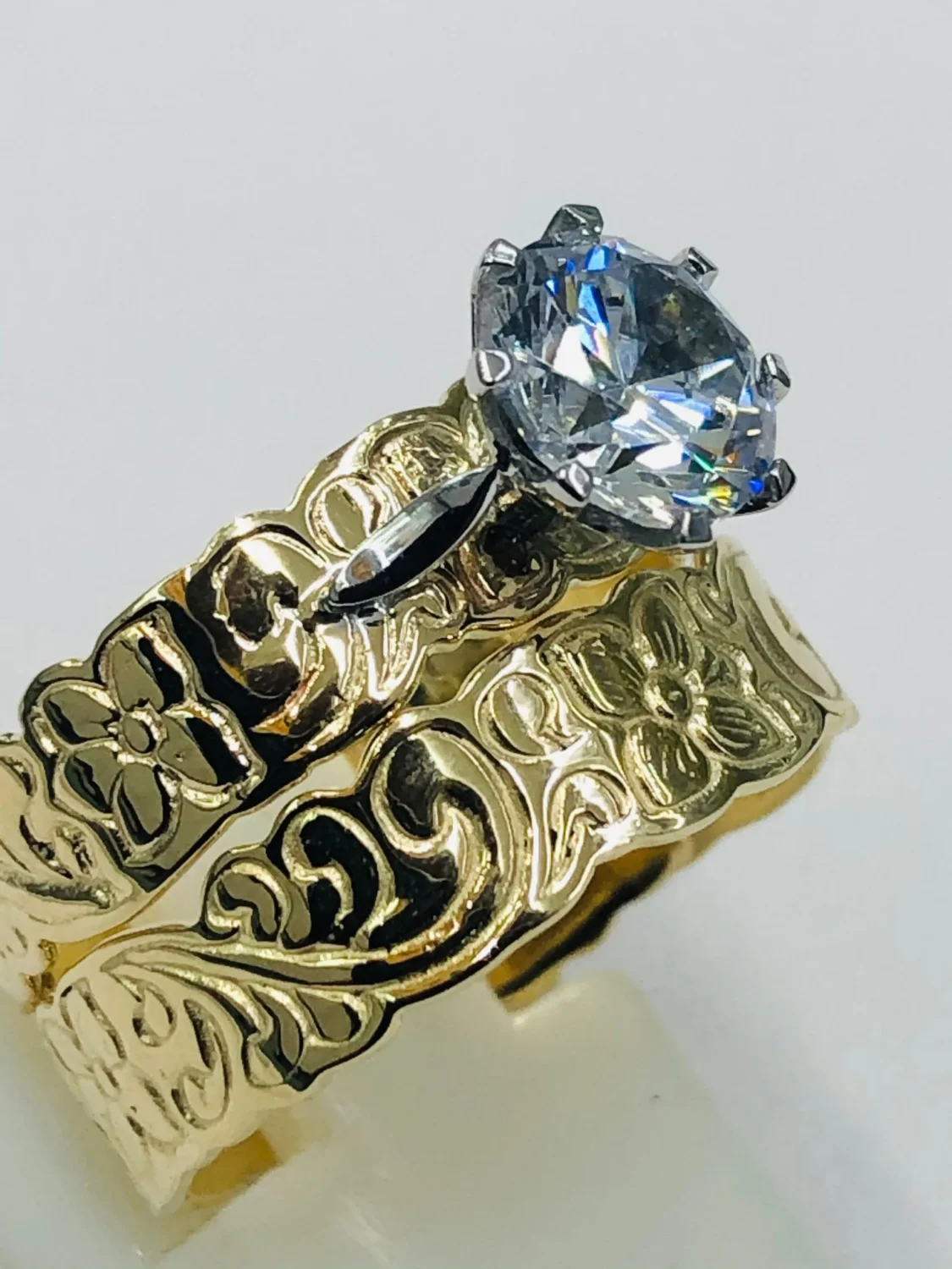 9ct Yellow Gold 2 Piece Hawaiian Design 5mm Wide Set With 7.50mm Round Cubic Zerconia Stone Setting