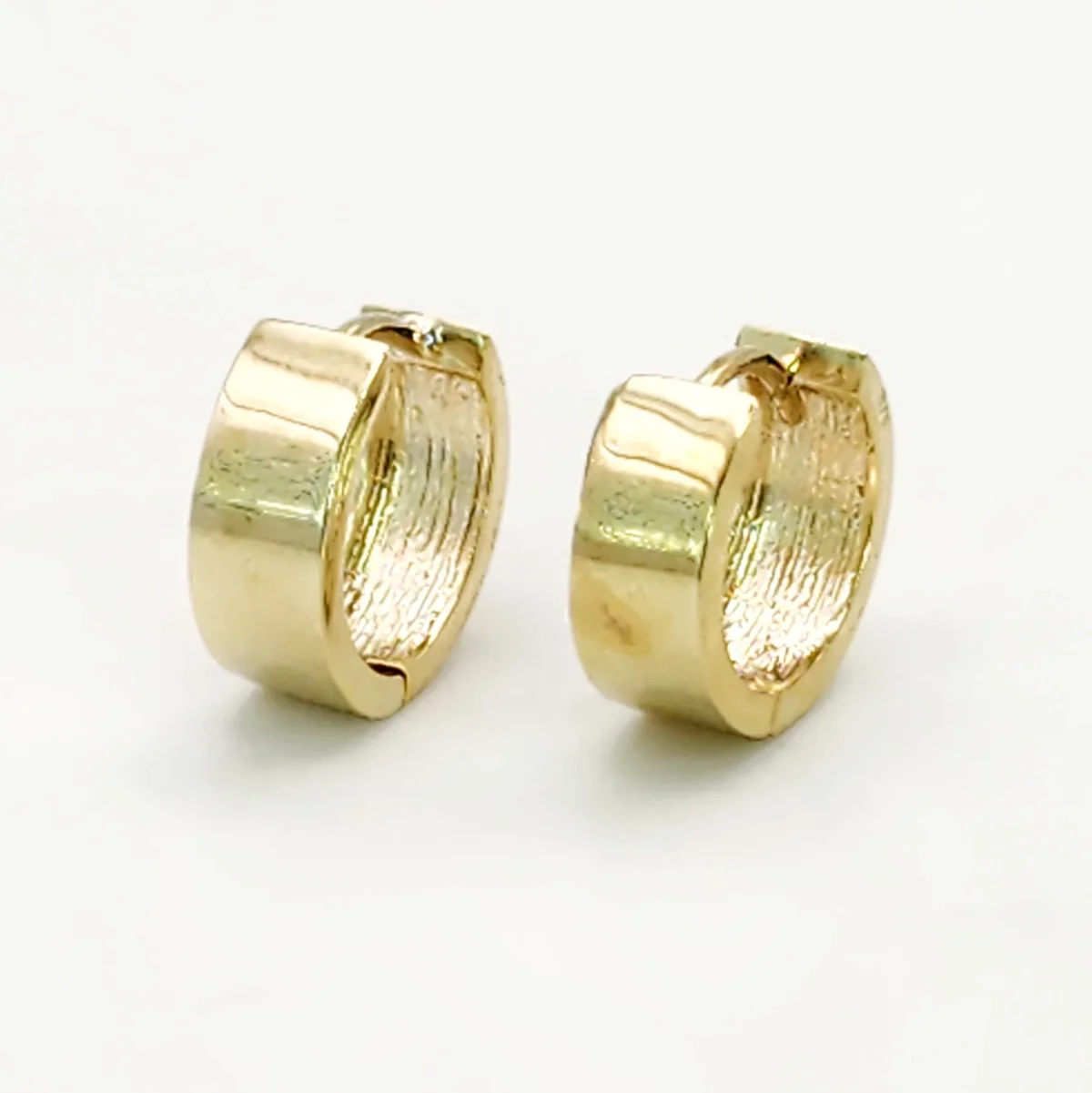 9ct Yellow Gold 4.7mm Wide Hinged Plain Huggie Earrings