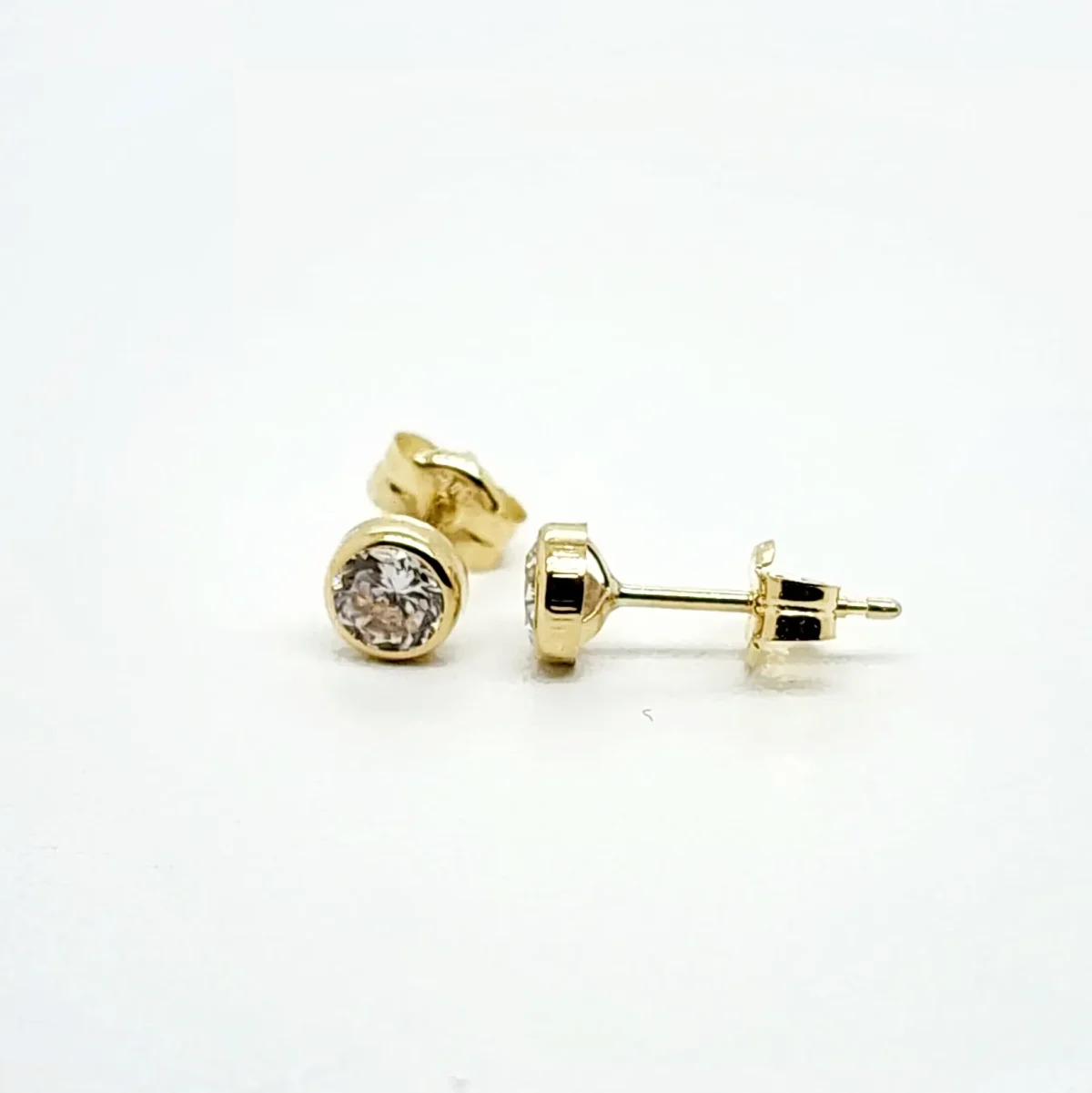 9ct Yellow Gold 4mm Round Bezel Set Cubic Zirconia Stud Earrings