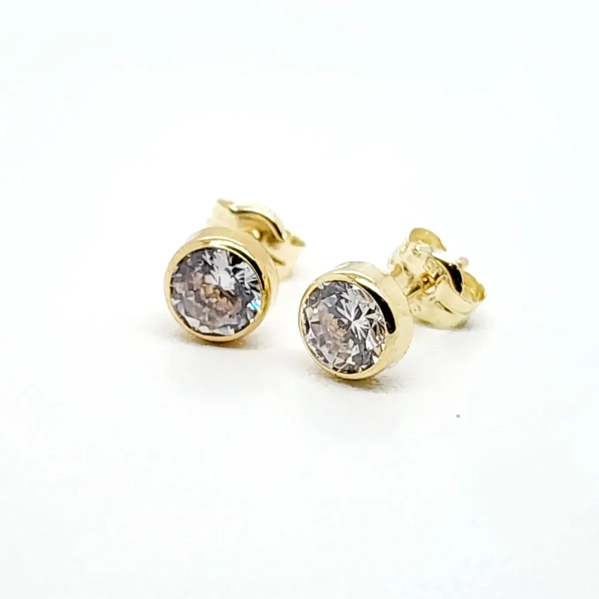 9ct Yellow Gold 5mm Round Bezel Set Cubic Zirconia Stud Earrings
