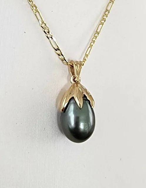9ct Yellow Gold 6 Claw Set Tahitian Teardrop Black Pearl Pendant 11mm Round