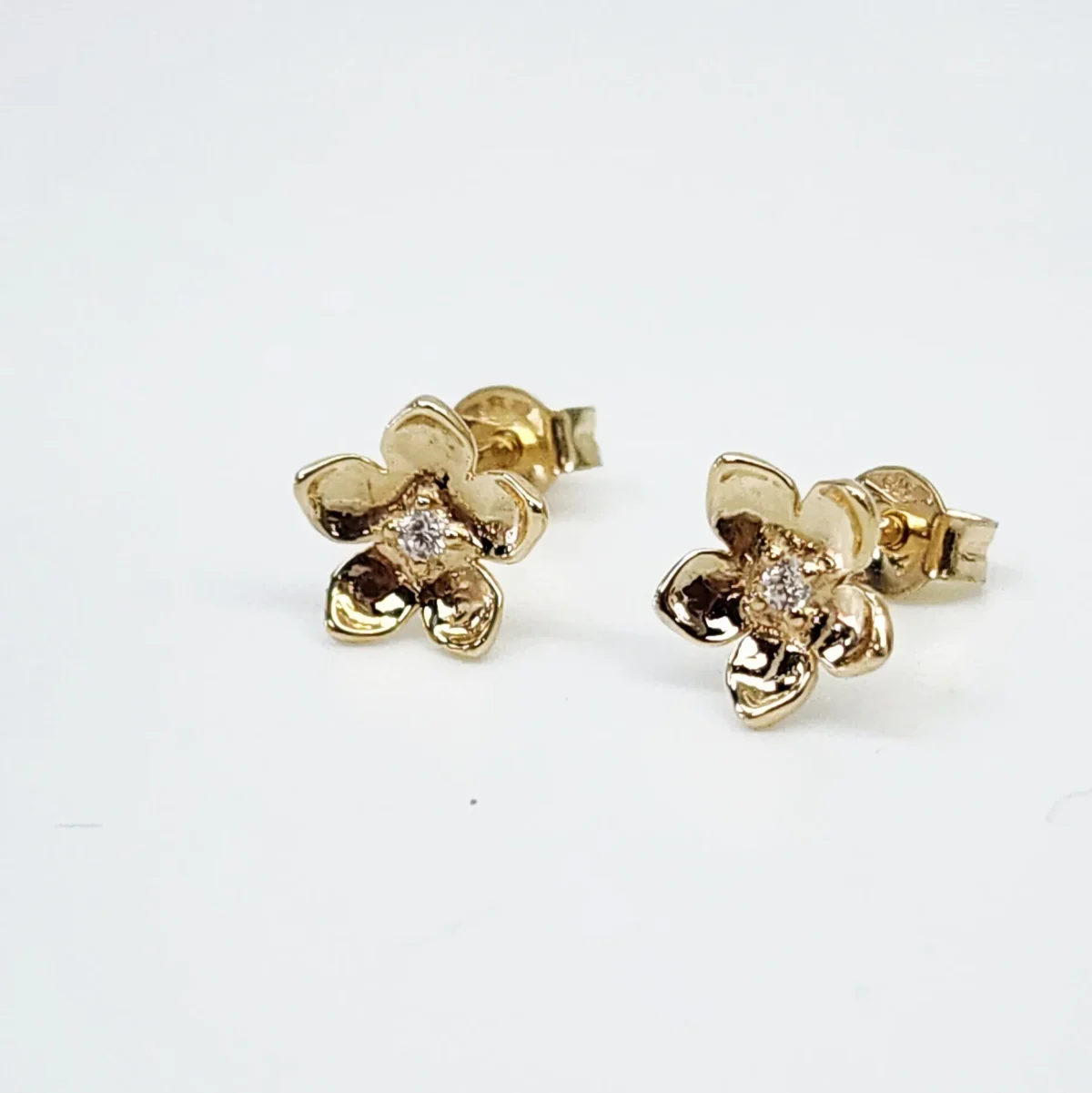 9ct Yellow Gold 7.5mm Flower Stud Earrings with CZ Centre - 5ER0802