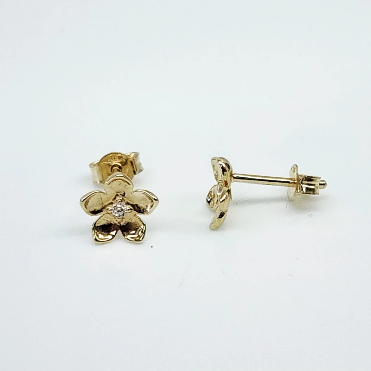 9ct Yellow Gold 7.5mm Flower Stud Earrings with CZ Centre - 5ER0802