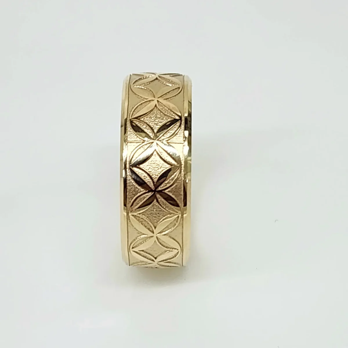 9ct Yellow Gold 8mm Wide Flower Bar Patterned Wedding Ring