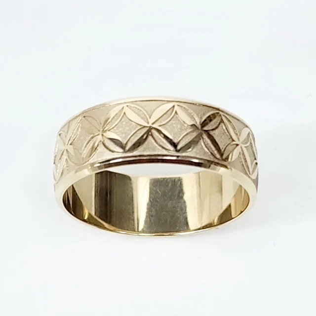 9ct Yellow Gold 8mm Wide Flower Bar Patterned Wedding Ring