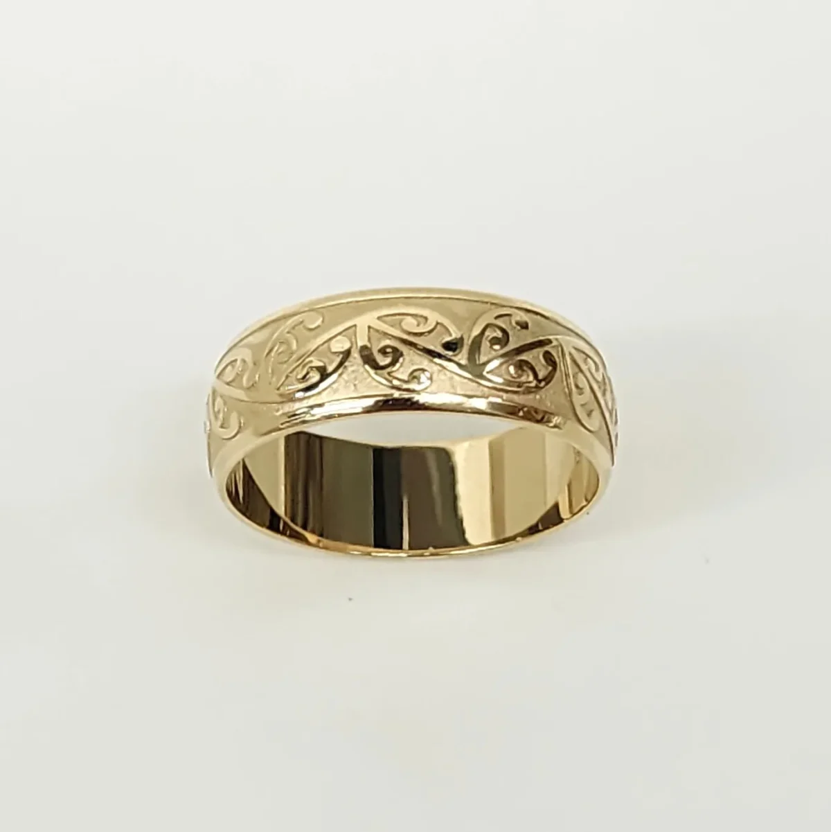 9ct Yellow Gold 8mm Wide Koru Patterned Wedding Ring
