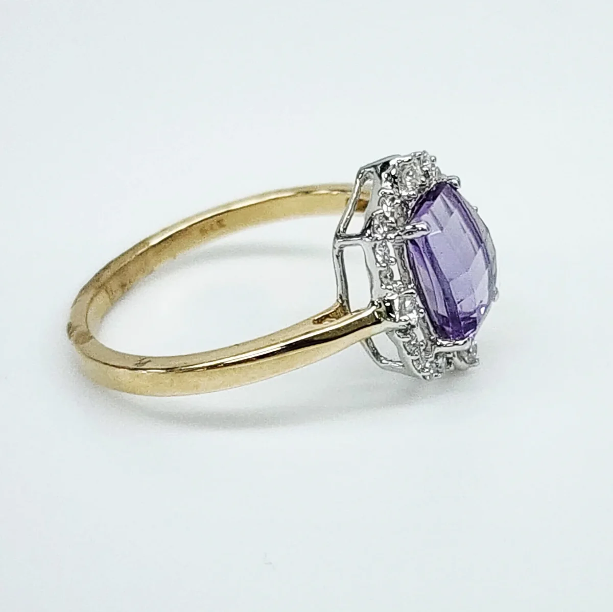 9ct Yellow Gold Amethyst & Diamond Halo Ring 6x8mm Cushion, TDW 0.18ct - 5R0017