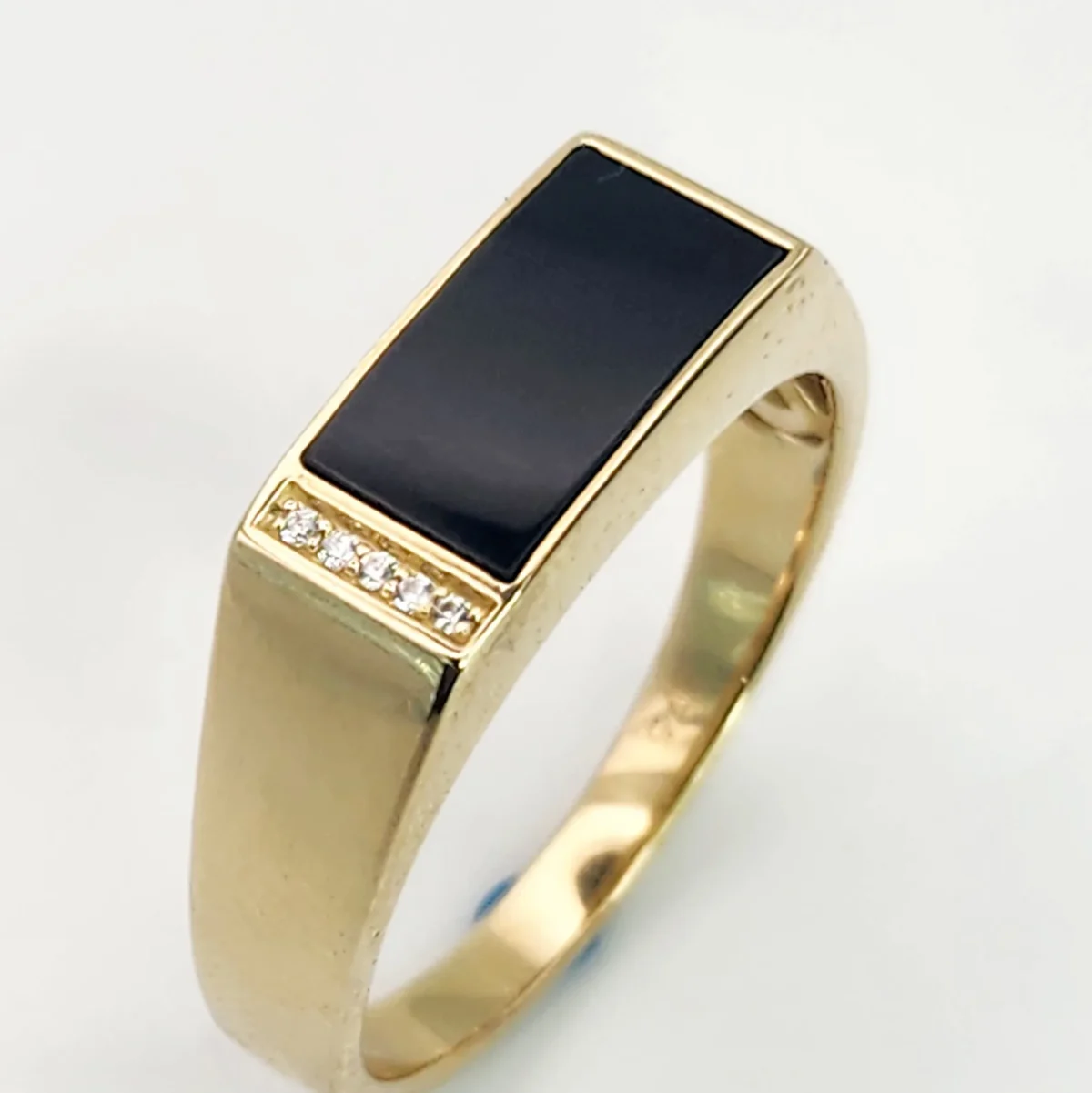 9ct Yellow Gold Black ONYX and Cubic Zirconia Ring SKU-D/A228
