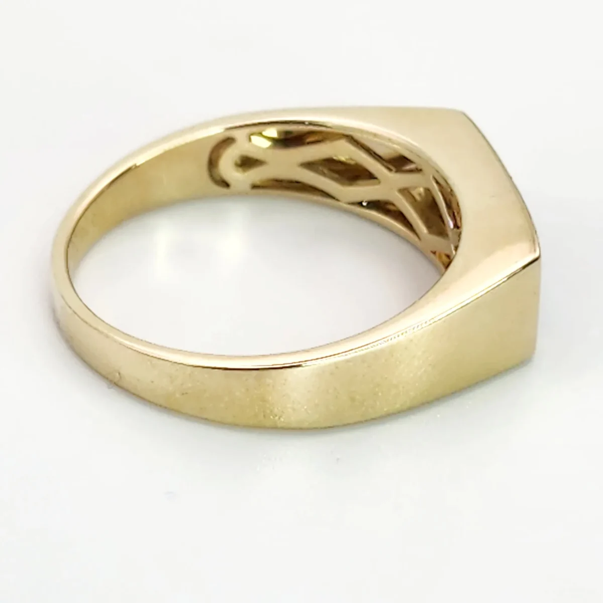 9ct Yellow Gold Black ONYX and Cubic Zirconia Ring SKU-D/A228