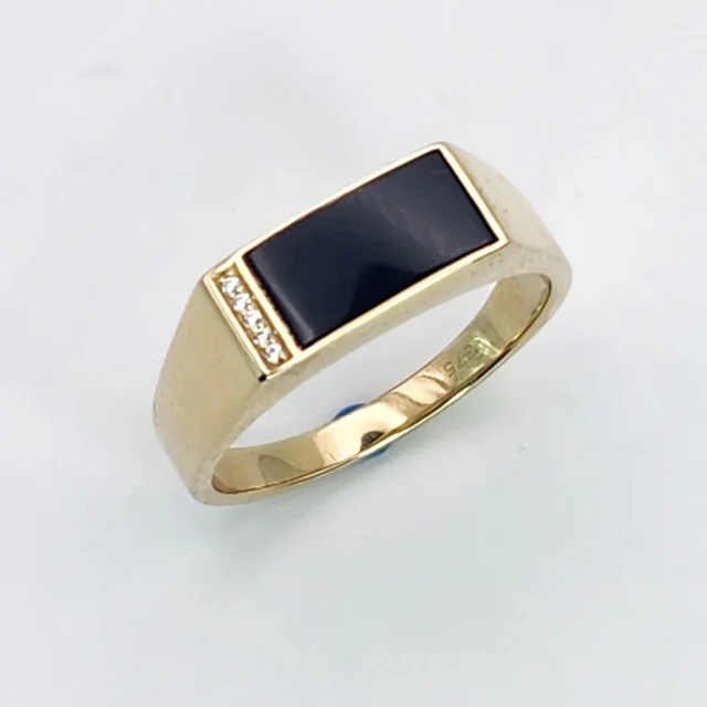 9ct Yellow Gold Black ONYX and Cubic Zirconia Ring SKU-D/A228