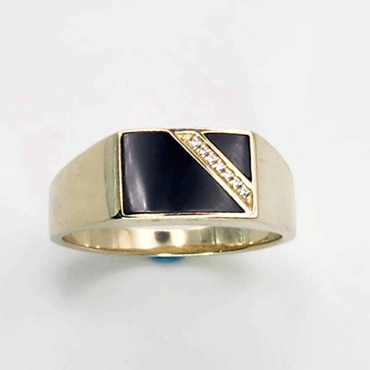 9ct Yellow Gold Black ONYX and Cubic Zirconia Ring SKU-D/A231