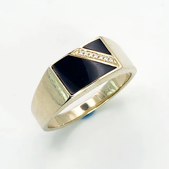 9ct Yellow Gold Black ONYX and Cubic Zirconia Ring SKU-D/A231