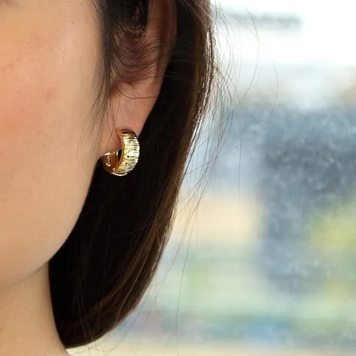 9ct Yellow Gold Carissima Huggie Hoop Earrings with Cross Striped Hoop Earrings 6 x 15.5mm