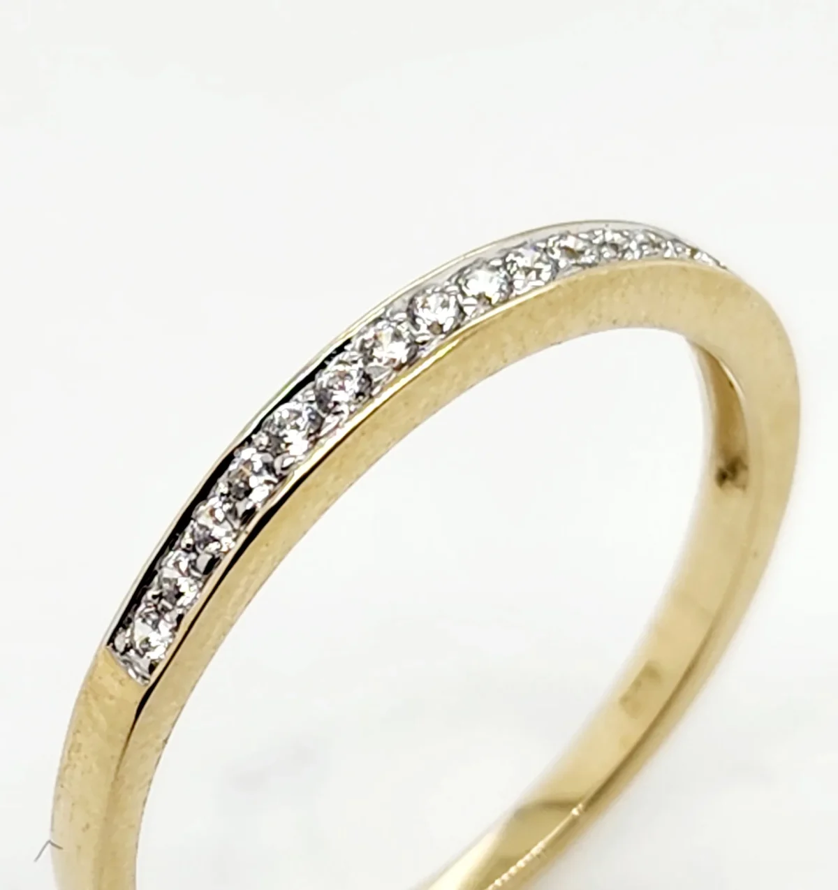 9ct Yellow Gold Claw Set Cubic Zirconia Wedding Band