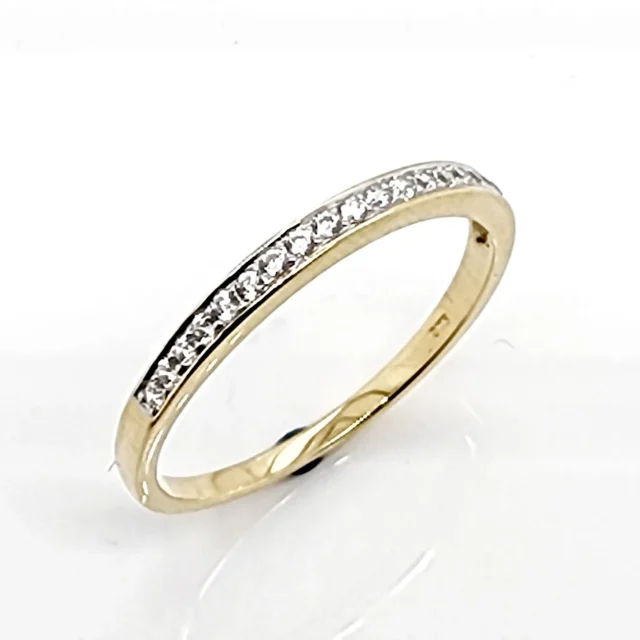 9ct Yellow Gold Claw Set Cubic Zirconia Wedding Band