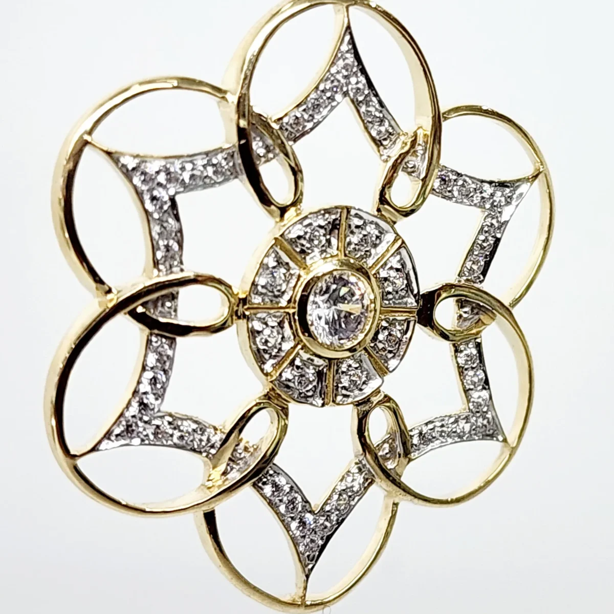 9ct Yellow Gold Cubic Zirconia Setting Round Pendant