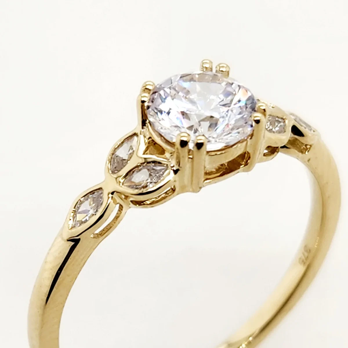 9ct Yellow Gold Cubic Zirconiac Engagement Ring Vintage Petal Vine Leaf Band