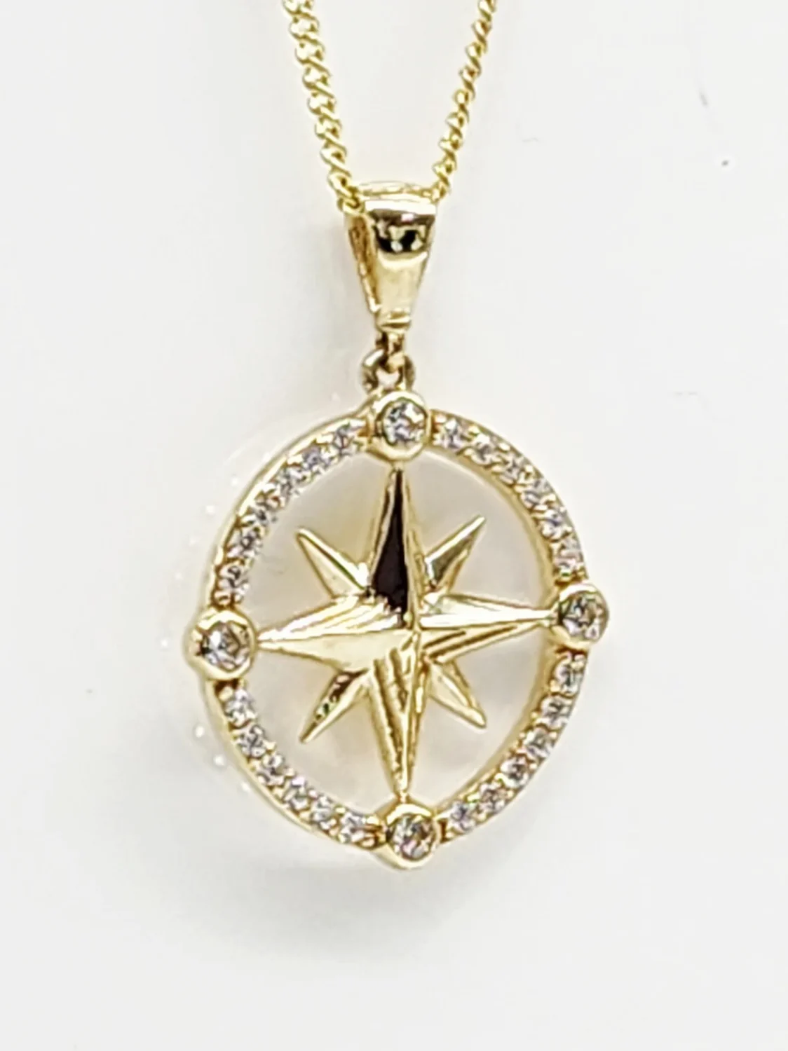 9ct Yellow Gold CZ Compass Star Pendant 18mm Round with Complimentary Display Chain - 5P0286