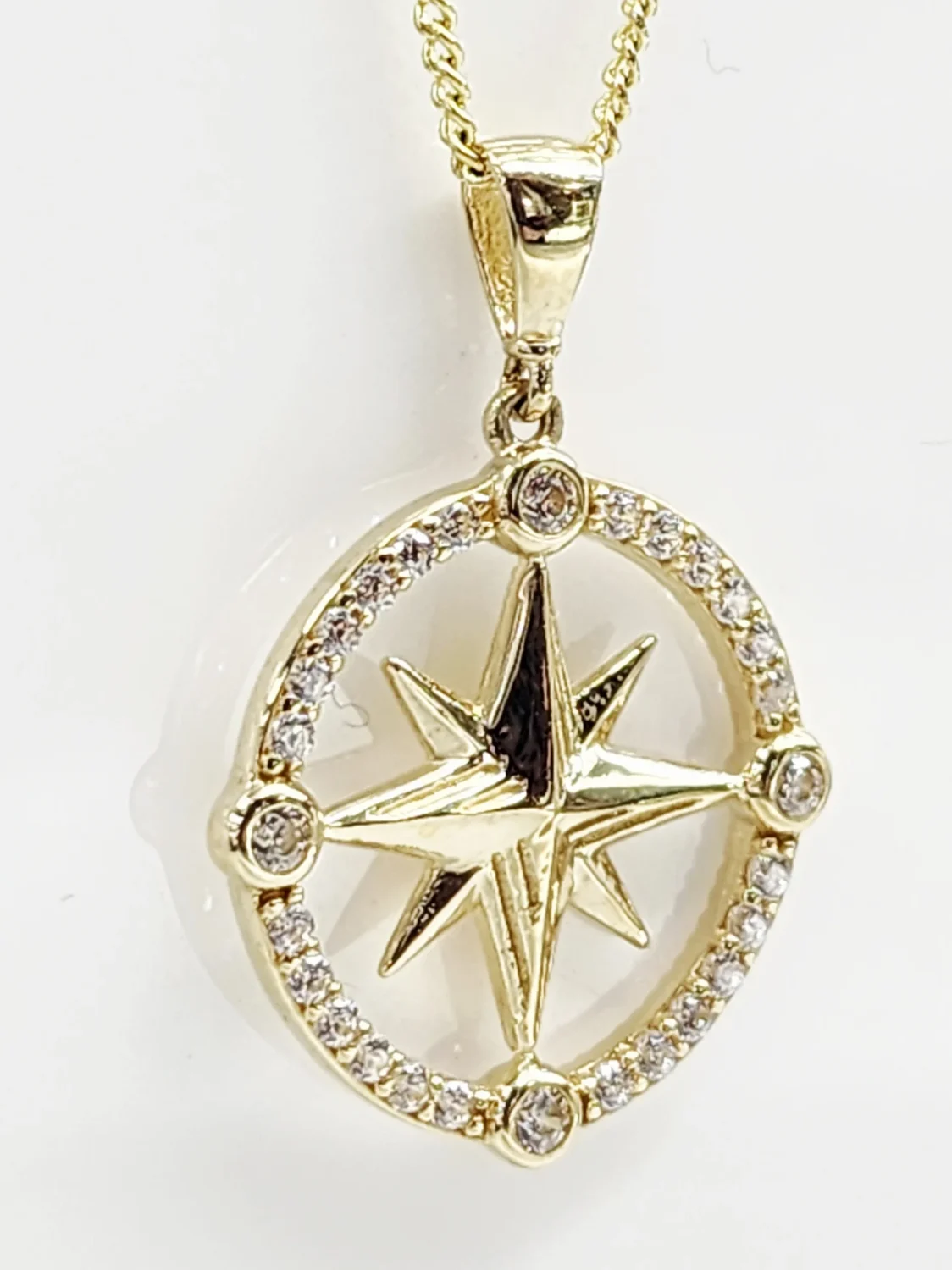 9ct Yellow Gold CZ Compass Star Pendant 18mm Round with Complimentary Display Chain - 5P0286