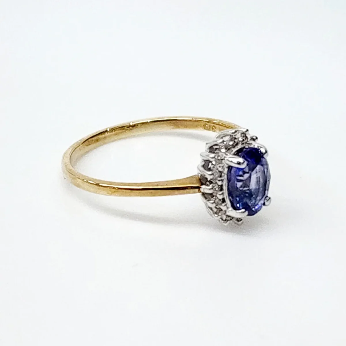 9ct Yellow Gold Diamond Cluster with Ceylon Sapphire Ring