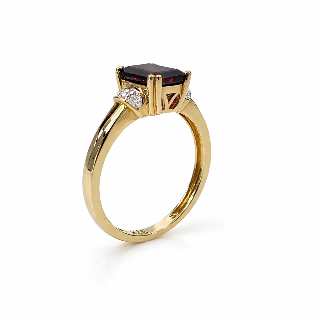 9ct Yellow Gold Emerald Cut Garnet & Diamond Ring - 9CTDA35