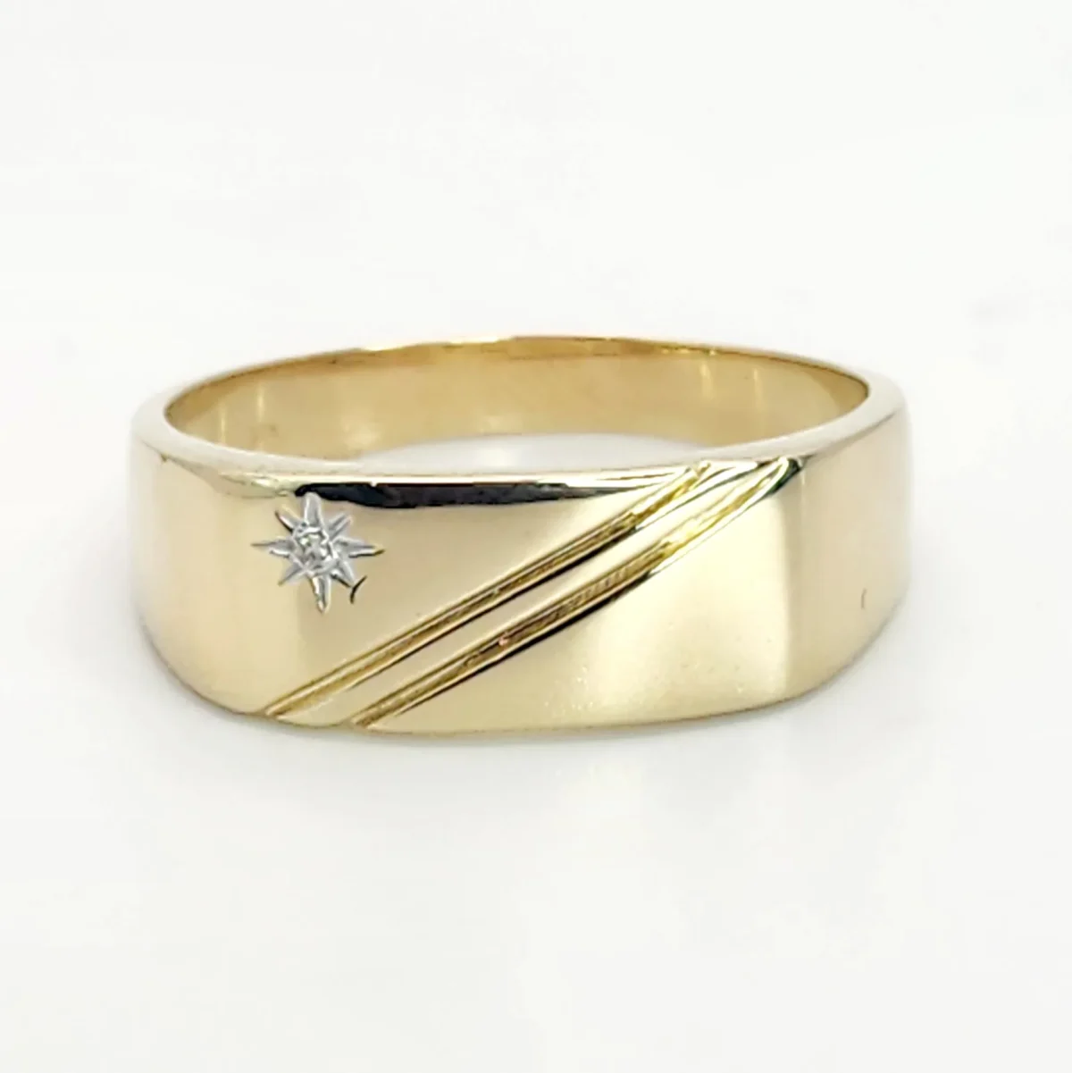 9ct Yellow Gold Gents Diamond Ring