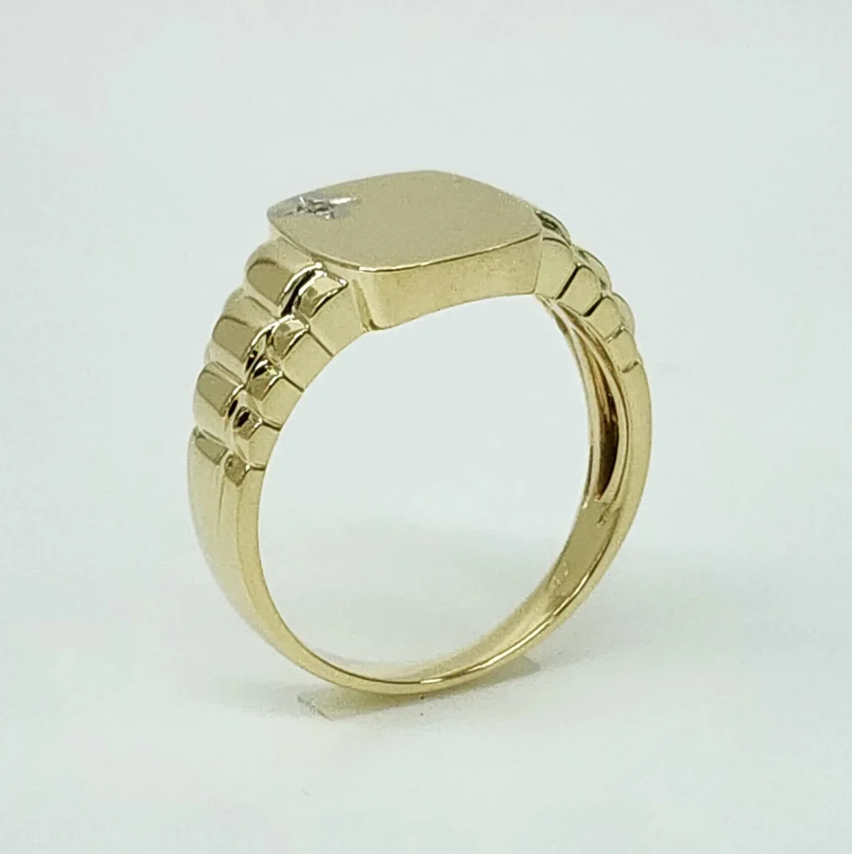 9ct Yellow Gold Gents Diamond Signet Dress Ring