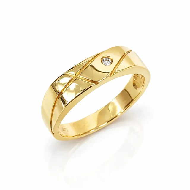9ct Yellow Gold Gents Ring with Round Cut CZ – 5.60mm Faceted Pattern Band - 9CTD4334