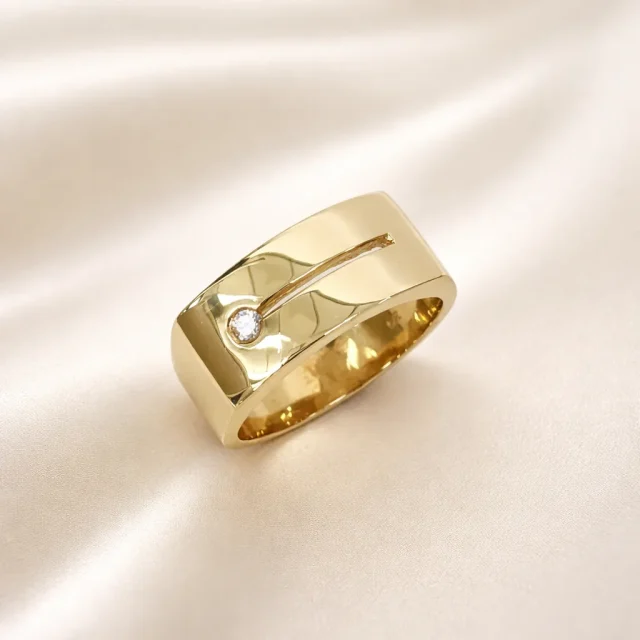 9ct Yellow Gold Gents Ring with Round Cut CZ – Tapered 9.20mm to 5.20mm Band - 9CTD4220