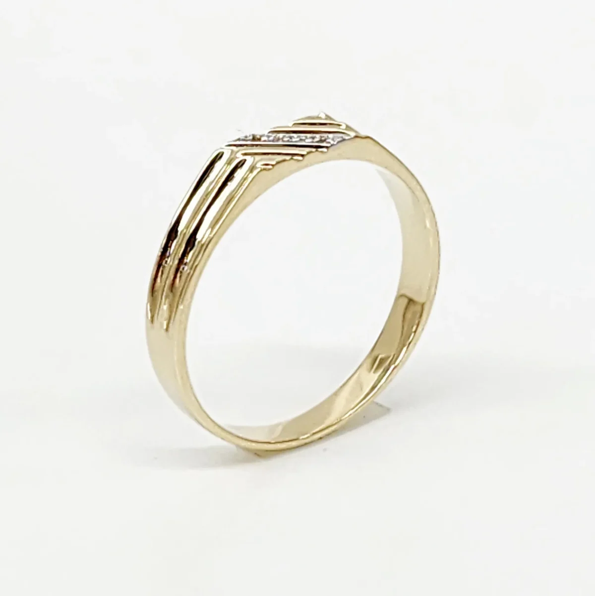 9ct Yellow Gold Gents Wedding / Dress Ring with 0.02ct Diamond