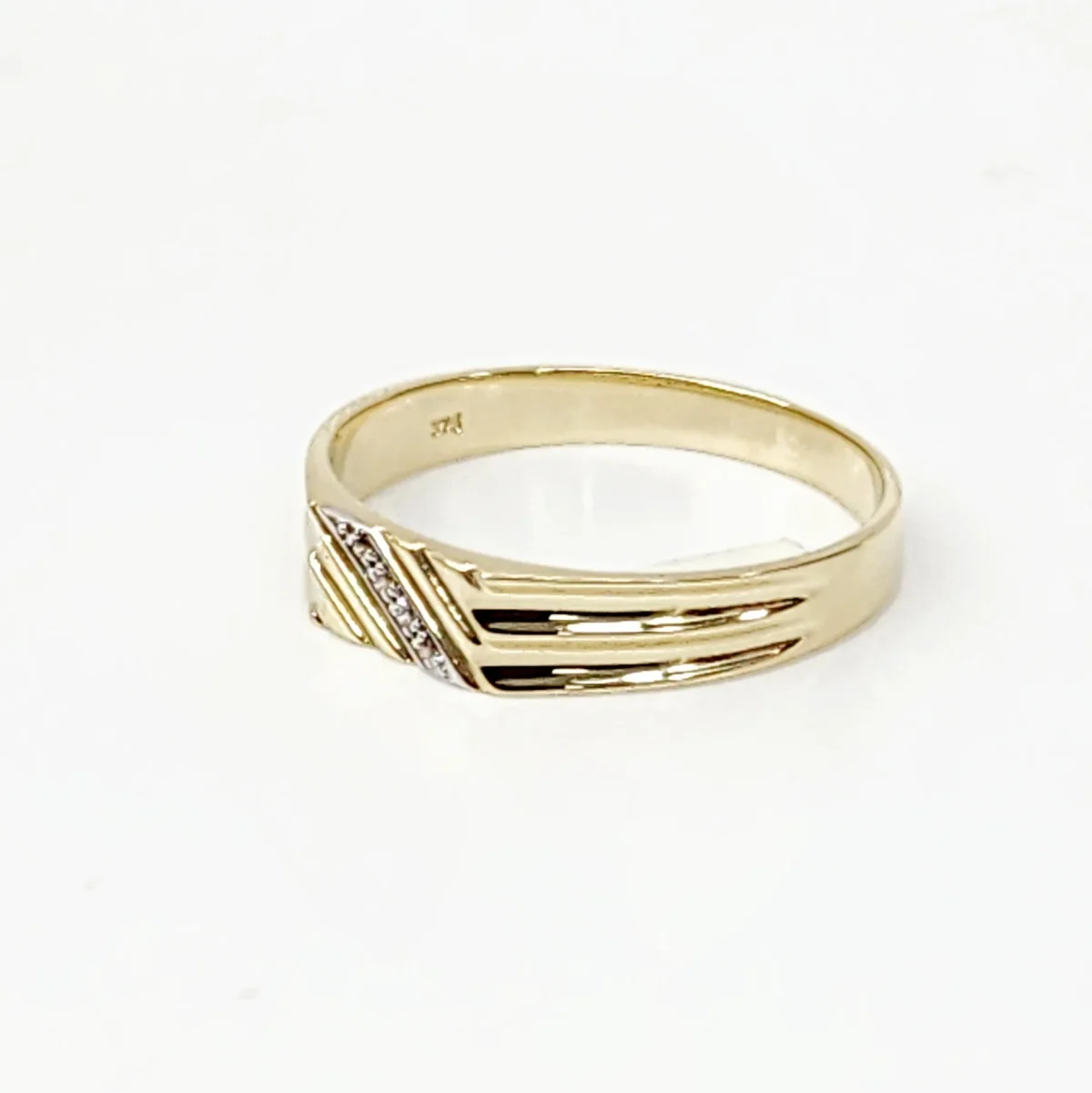 9ct Yellow Gold Gents Wedding / Dress Ring with 0.02ct Diamond