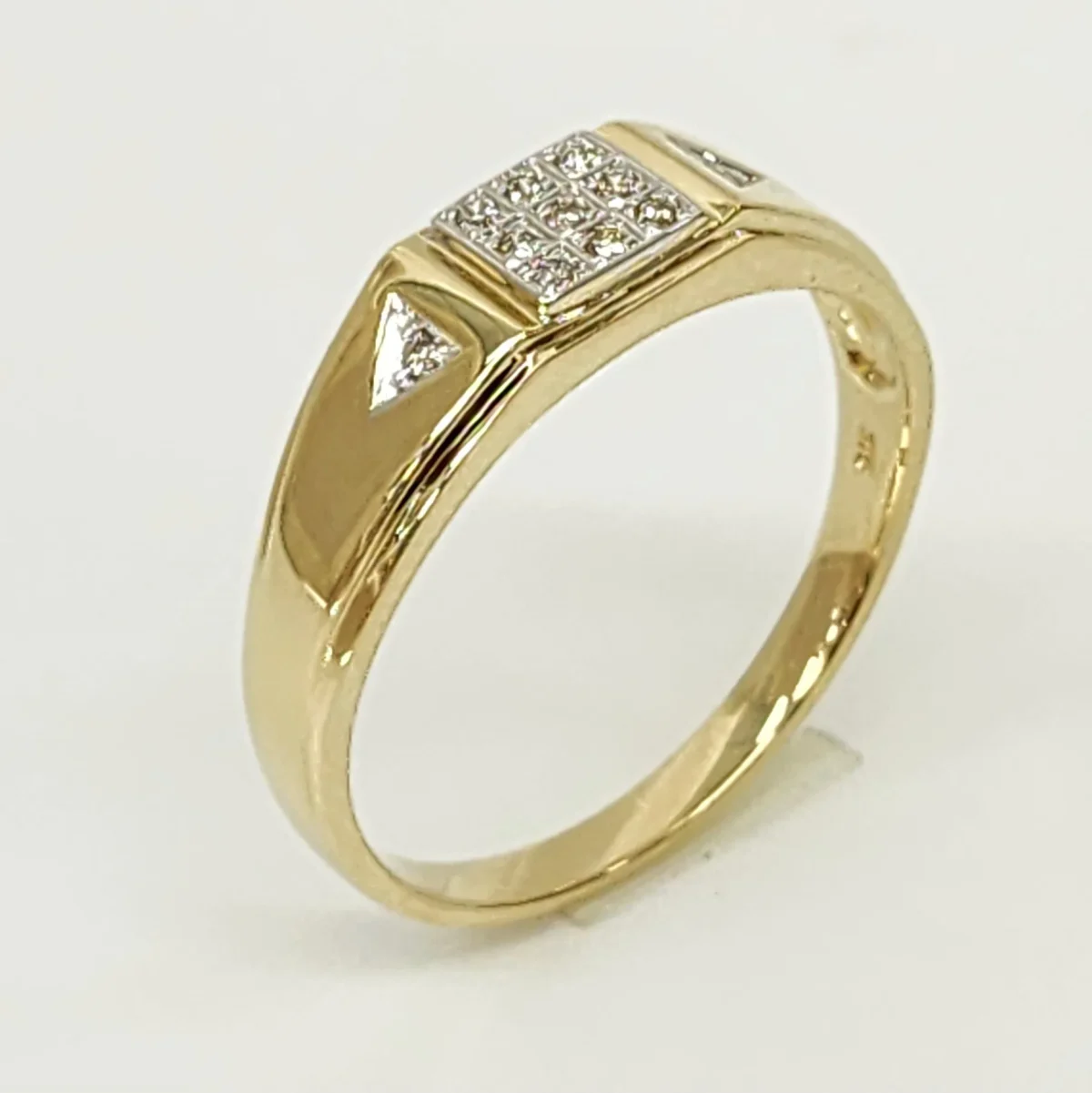 9ct Yellow Gold Gents Wedding / Dress Ring with 0.11ct Diamond