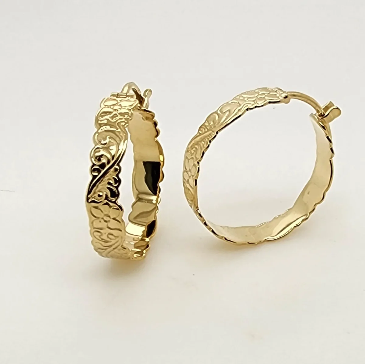 9ct Yellow Gold Hawaiian Design 22mm Hoop Earrings - D9030
