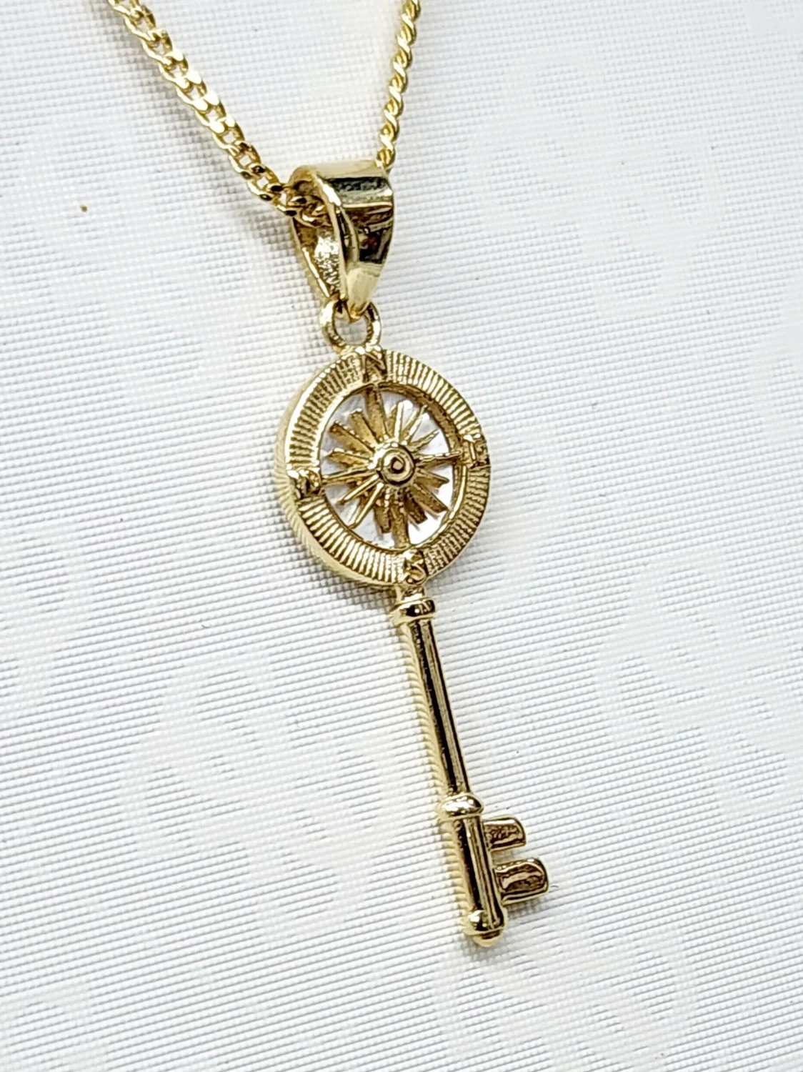 9ct Yellow Gold Mother of Pearl Compass Key Pendant