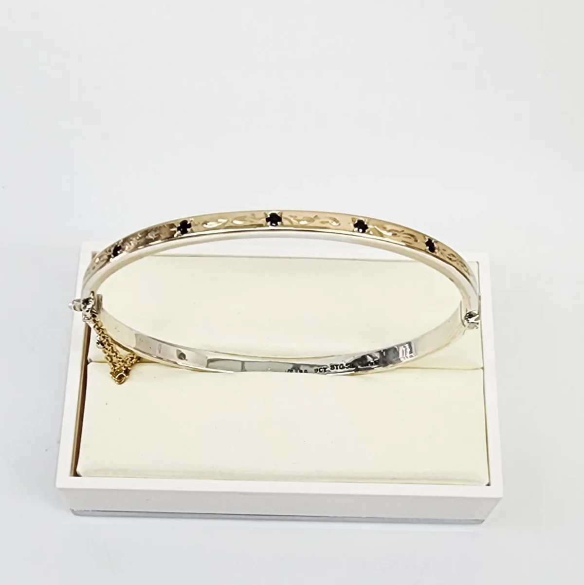 9ct Yellow Gold on Sterling Silver Hand Engraved Blue Sapphire Bangle - GS1EN5SAP