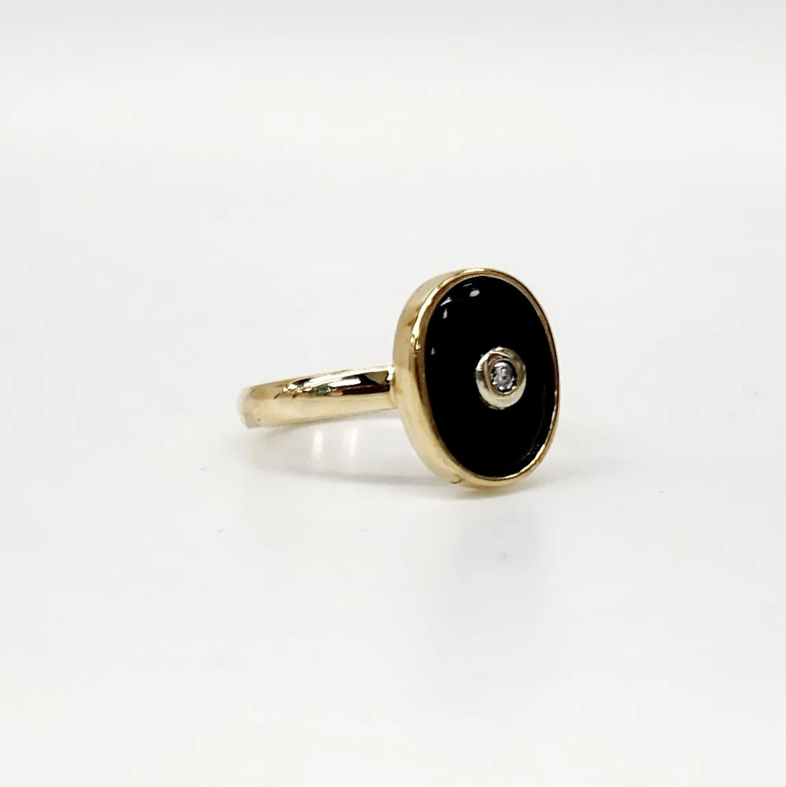 9ct Yellow Gold Oval Black Onyx & Diamond Ring