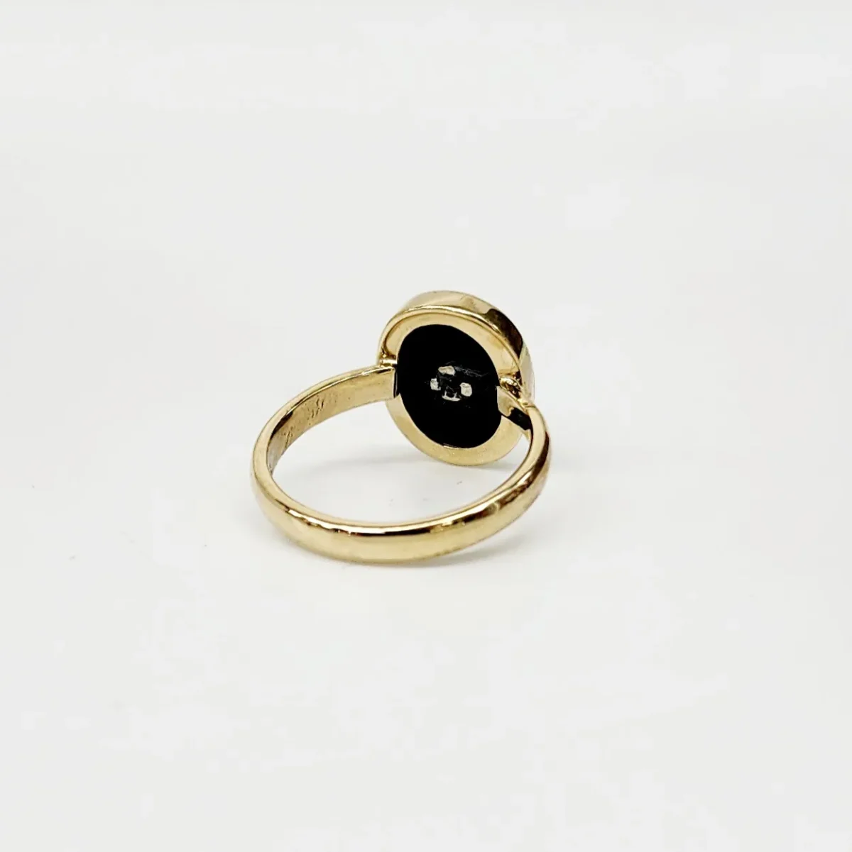 9ct Yellow Gold Oval Black Onyx & Diamond Ring