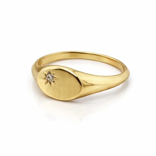 9ct Yellow Gold Oval Signet Ring with 0.02ct Diamond – Star Set Claw Diamond Signet Ring - LD970X