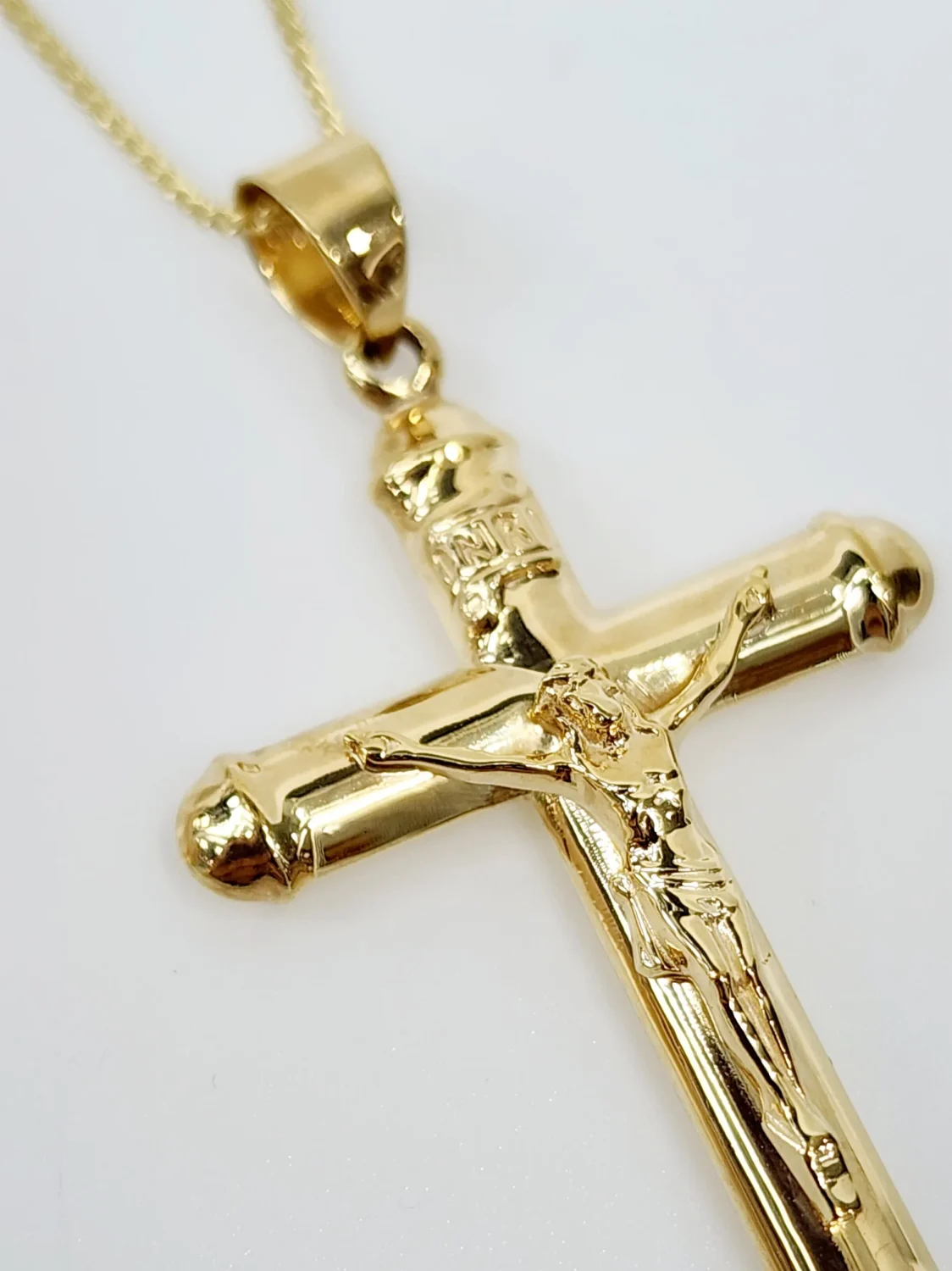 9ct Yellow Gold Polished Crucific 26mm Wide Pendant