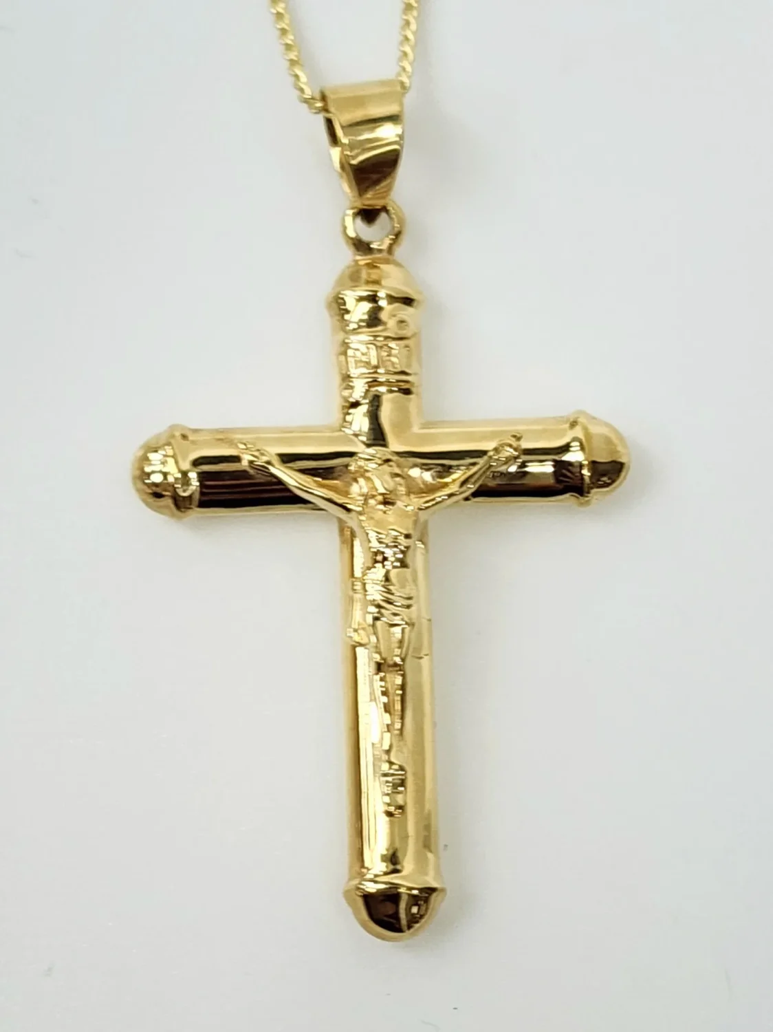 9ct Yellow Gold Polished Crucific 26mm Wide Pendant